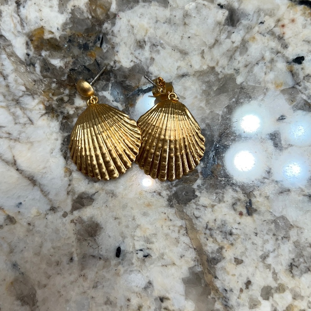 Madewell seashell earrings